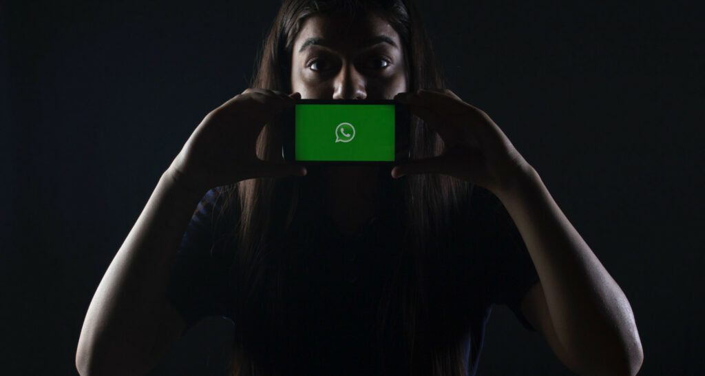 what are the disadvantages of using whatsapp